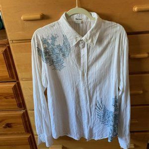 Pop Icon button down white with blue embroidered design